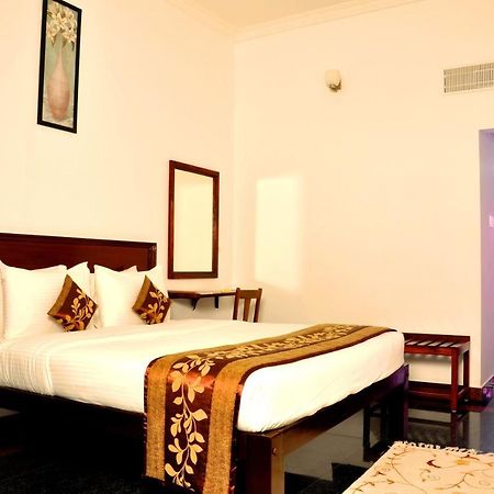 Hotel Bonsejour Pondicherry Esterno foto