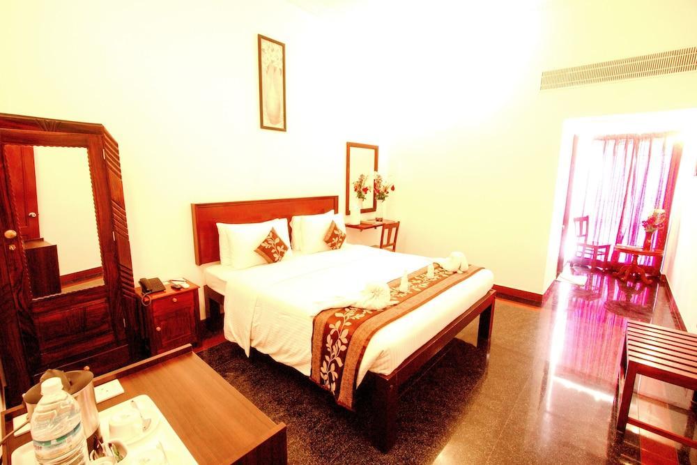Hotel Bonsejour Pondicherry Esterno foto