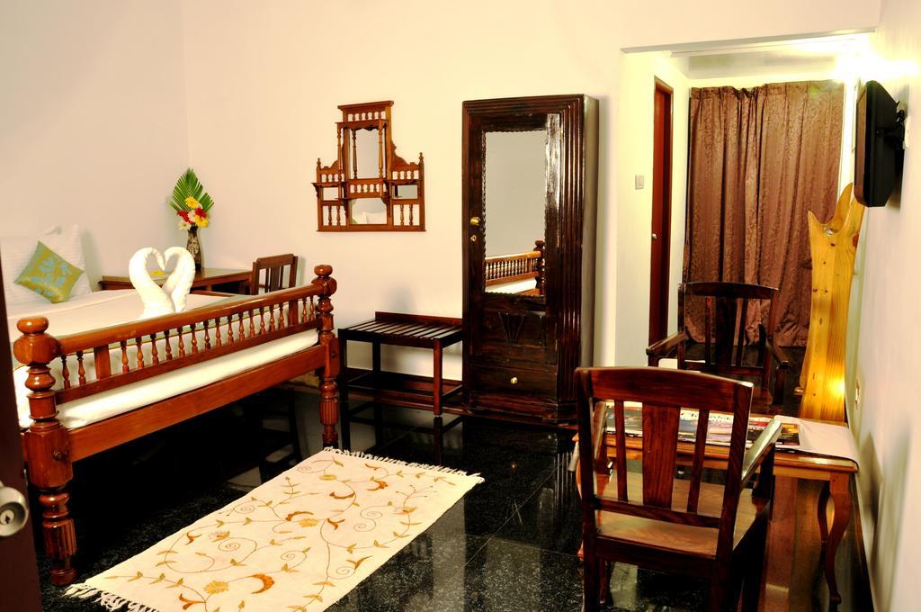 Hotel Bonsejour Pondicherry Esterno foto