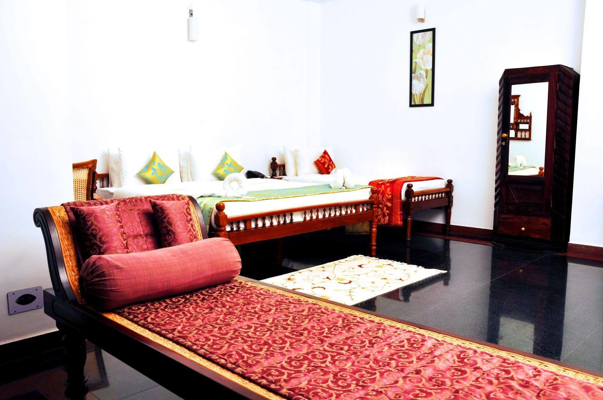 Hotel Bonsejour Pondicherry Esterno foto