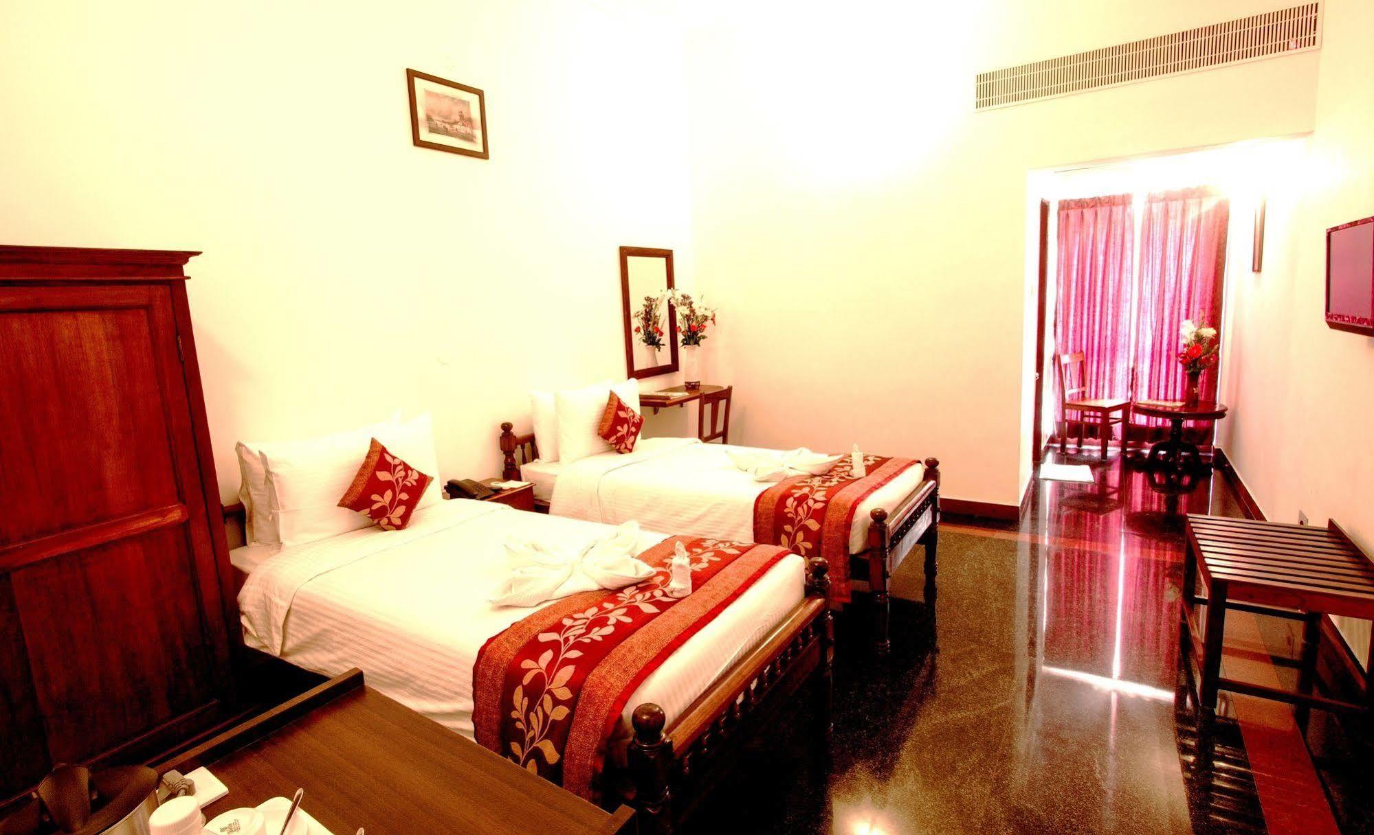 Hotel Bonsejour Pondicherry Esterno foto