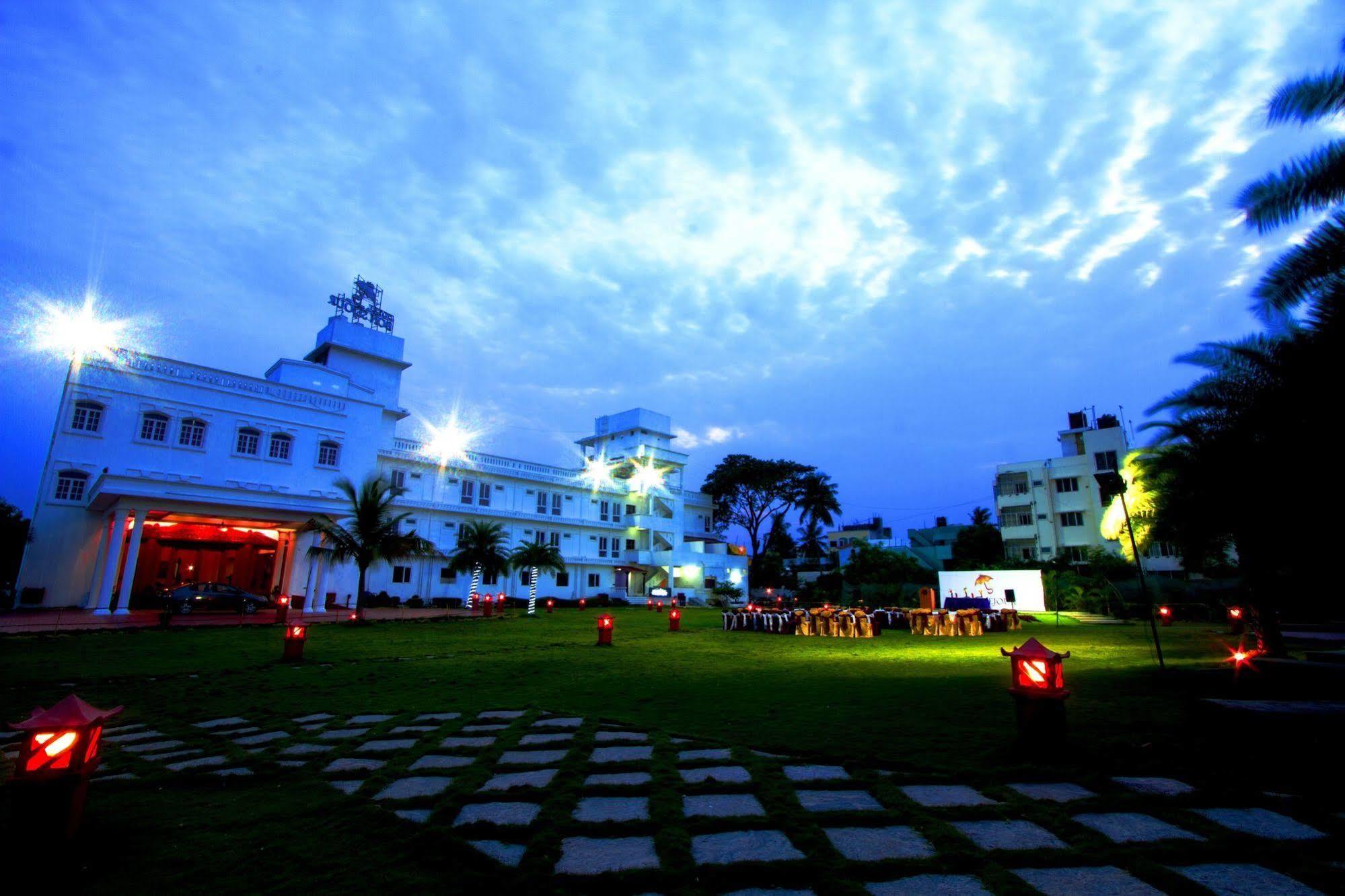 Hotel Bonsejour Pondicherry Esterno foto