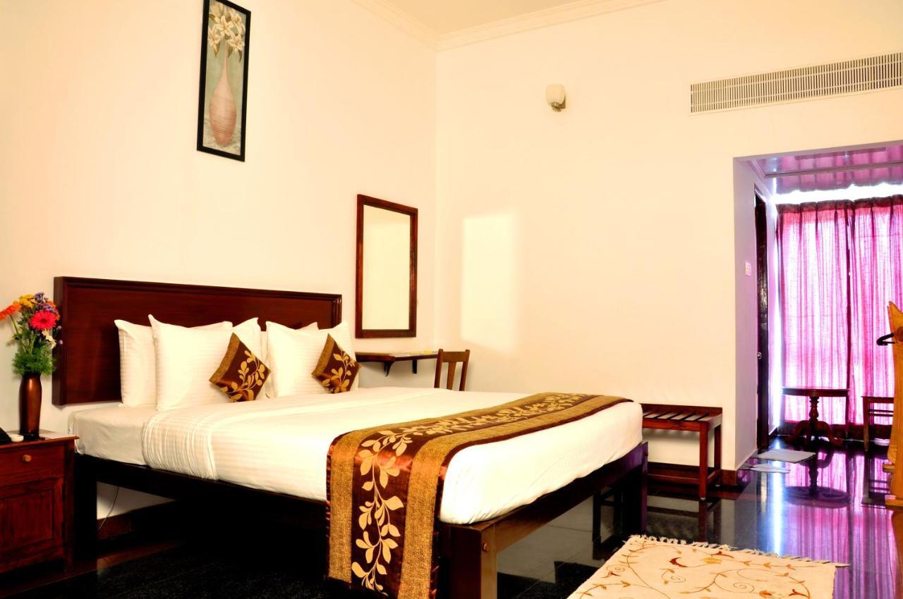 Hotel Bonsejour Pondicherry Esterno foto